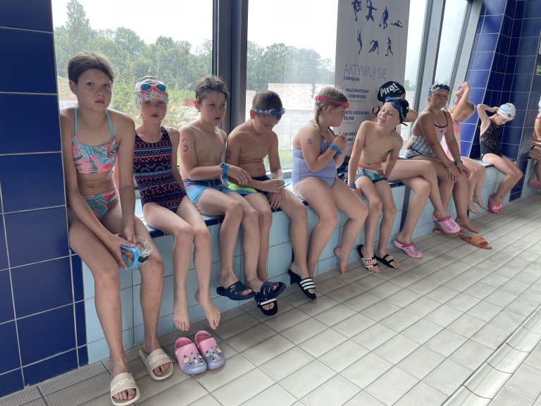 Zawody pływackie dla dzieci i młodzieży