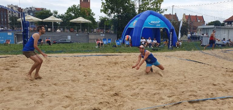 II Turniej w siatkówkę plażową