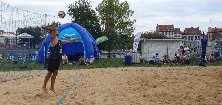 II Turniej w siatkówkę plażową