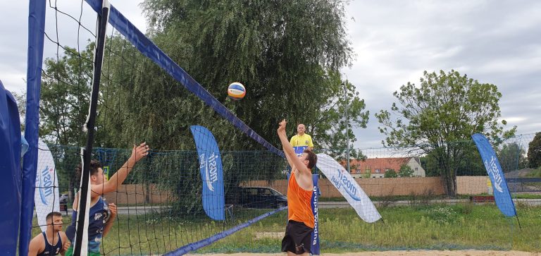 II Turniej w siatkówkę plażową