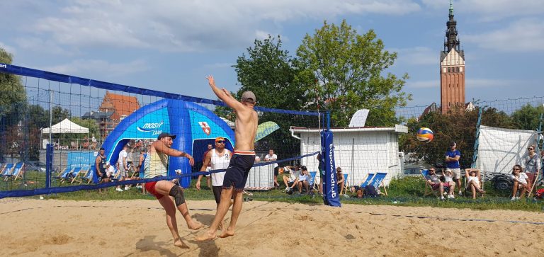 II Turniej w siatkówkę plażową