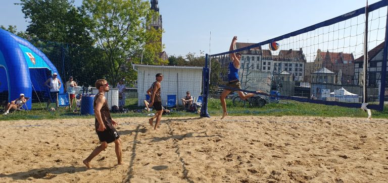 II Turniej w siatkówkę plażową