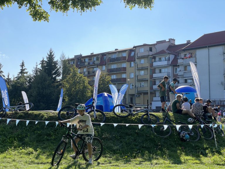 Zawody na pumptracku w parku Traugutta