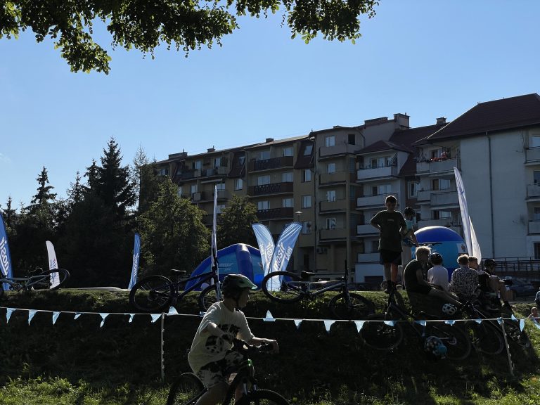 Zawody na pumptracku w parku Traugutta