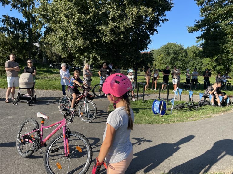 Zawody na pumptracku w parku Traugutta