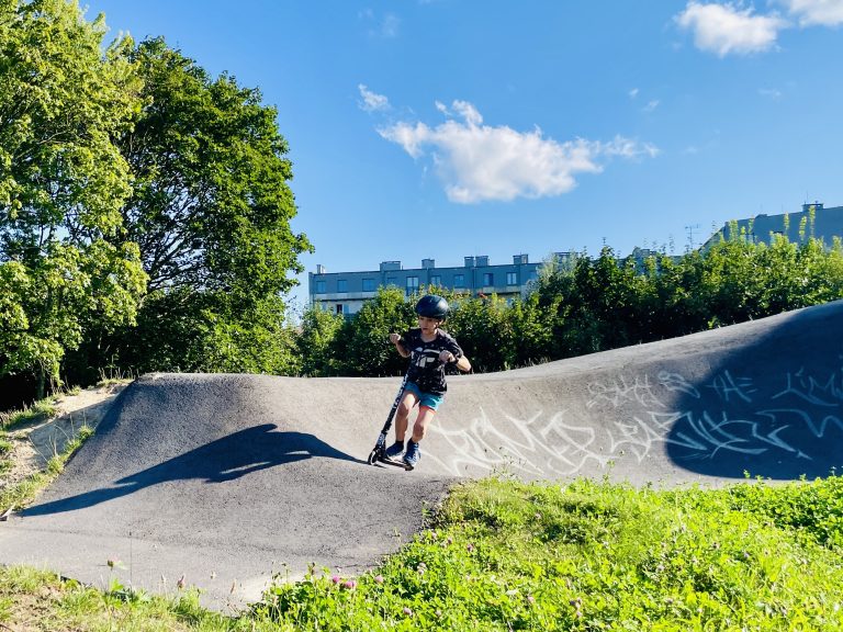 Zawody na pumptracku w parku Traugutta