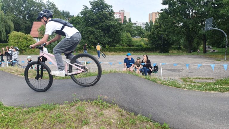 Zawody na pumptracku (ul. Oliwska)