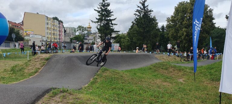 Zawody na pumptracku (ul. Oliwska)