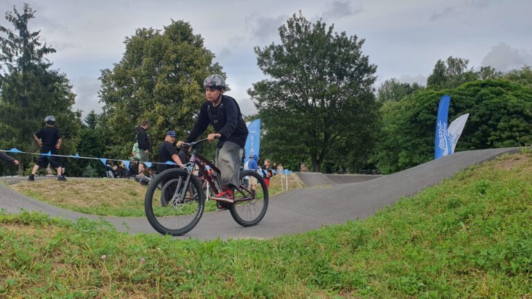 Zawody na pumptracku (ul. Oliwska)