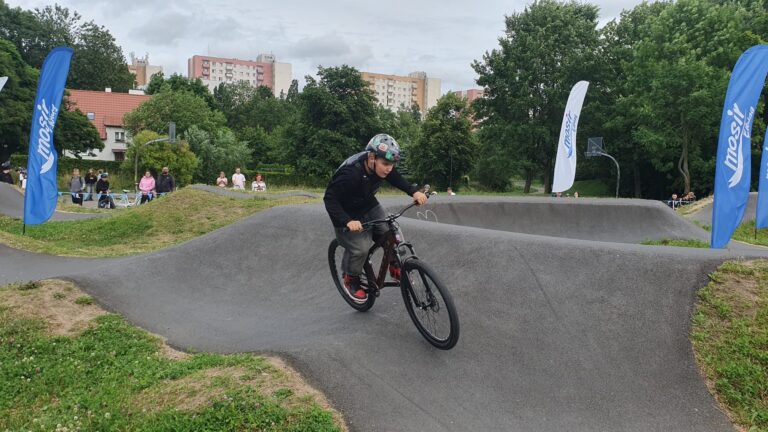 Zawody na pumptracku (ul. Oliwska)