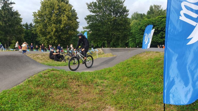 Zawody na pumptracku (ul. Oliwska)