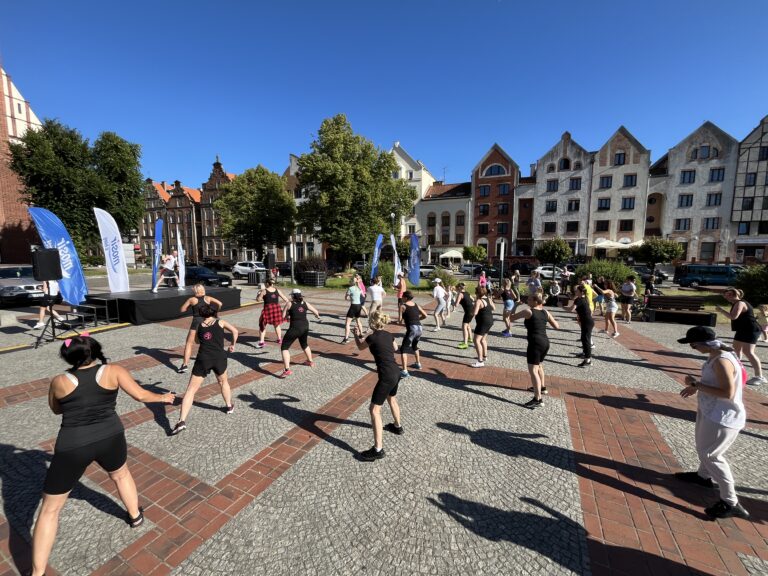 Zumba w plenerze (Plac Katedralny)