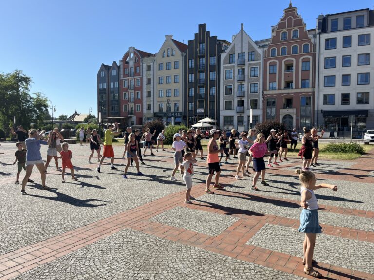 Zumba w plenerze (Plac Katedralny)