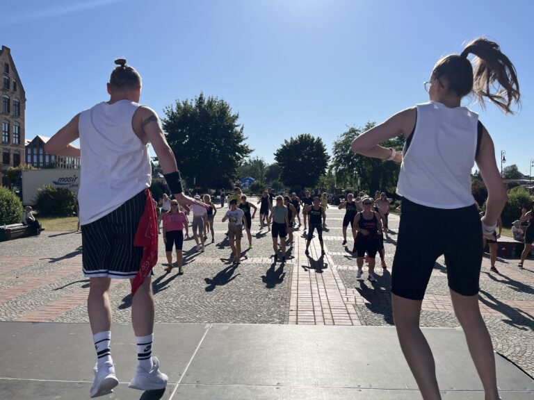 Zumba w plenerze (Plac Katedralny)