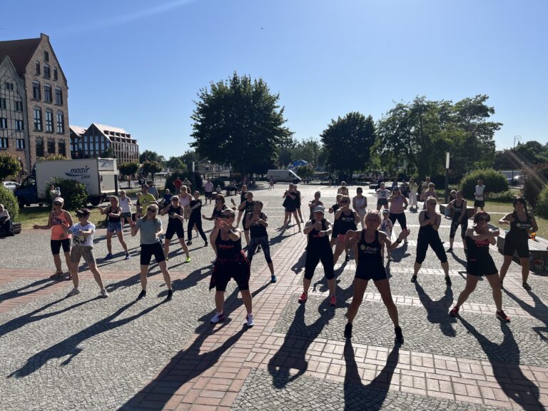 Zumba w plenerze (Plac Katedralny)