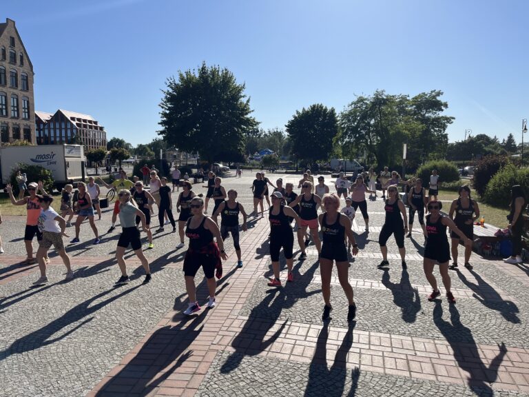 Zumba w plenerze (Plac Katedralny)