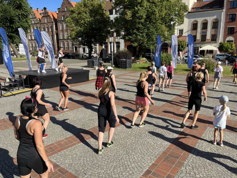 Zumba w plenerze (Plac Katedralny)