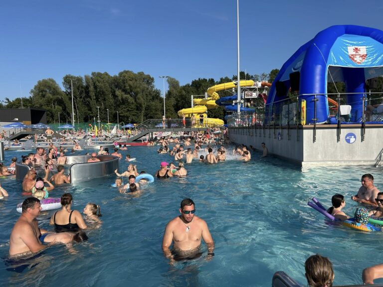 Długi weekend w Parku Wodnym Dolinka
