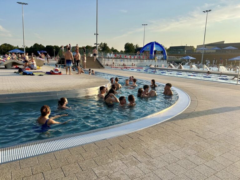 Długi weekend w Parku Wodnym Dolinka