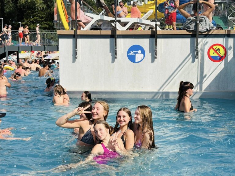 Długi weekend w Parku Wodnym Dolinka