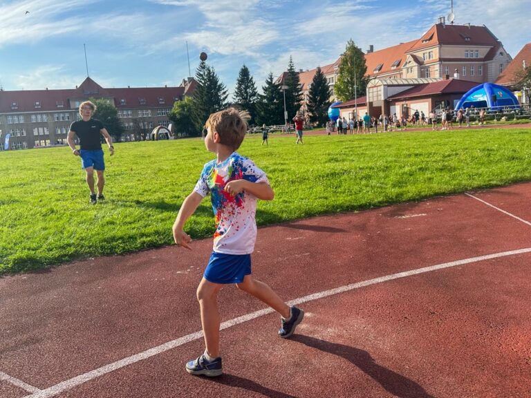 Zawody lekkoatletyczne dla dzieci i młodzieży