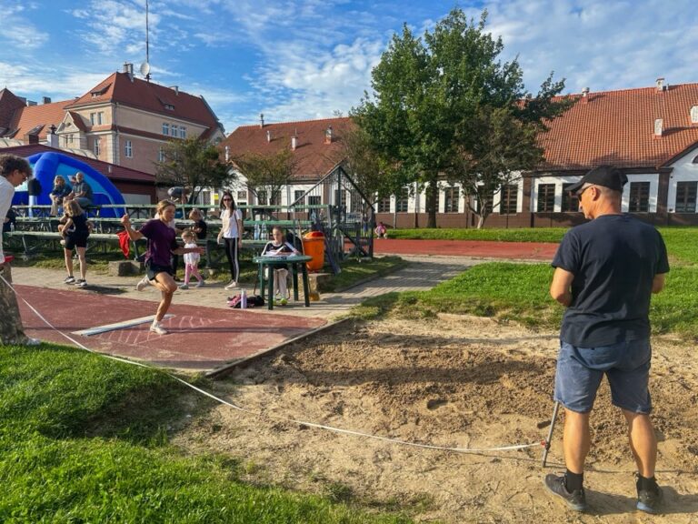 Zawody lekkoatletyczne dla dzieci i młodzieży