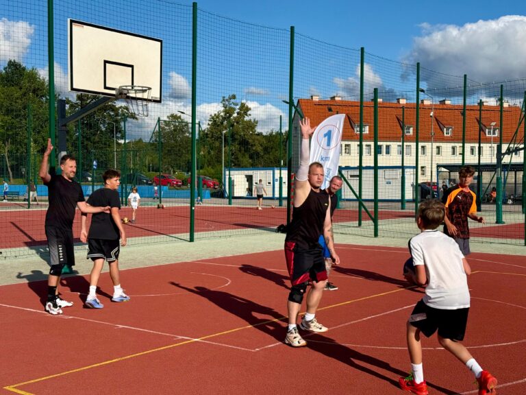 Wakacyjny turniej w koszykówkę 3x3