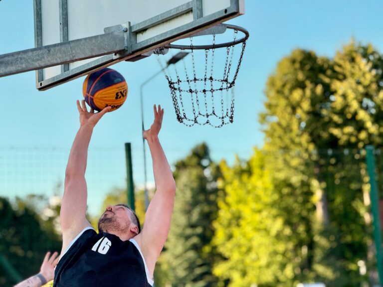Wakacyjny turniej w koszykówkę 3x3