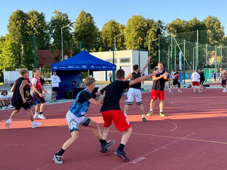 Wakacyjny turniej w koszykówkę 3x3