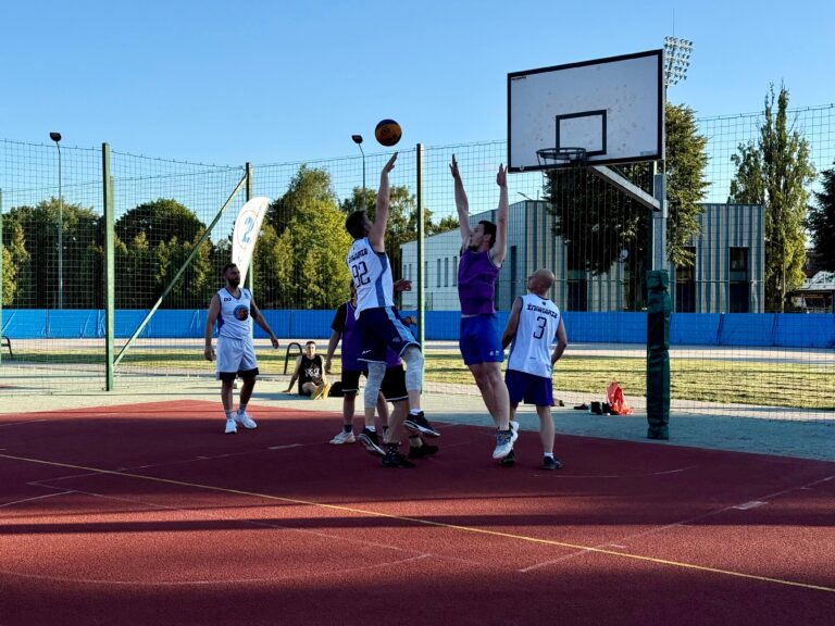 Wakacyjny turniej w koszykówkę 3x3
