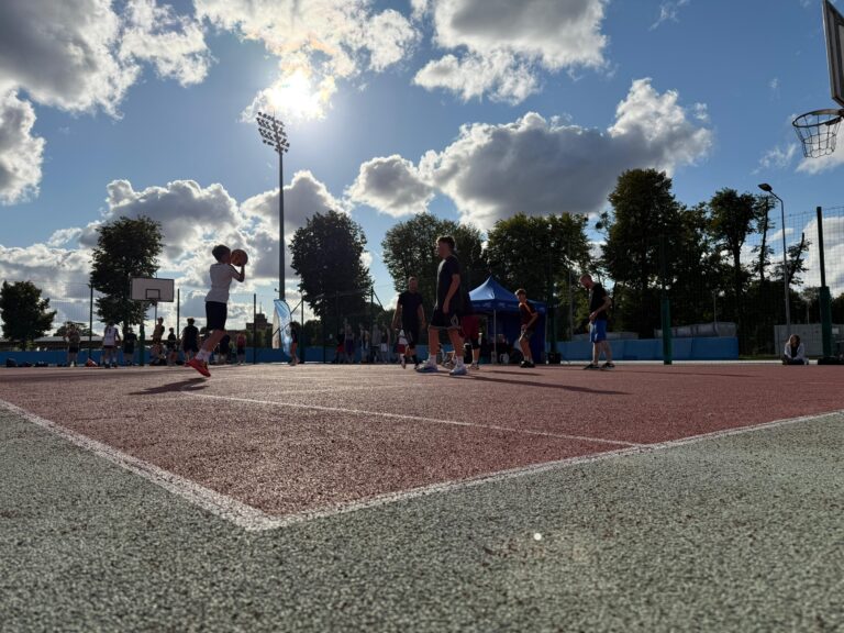 Wakacyjny turniej w koszykówkę 3x3