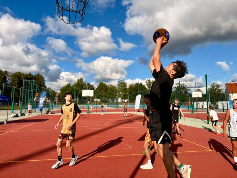 Wakacyjny turniej w koszykówkę 3x3
