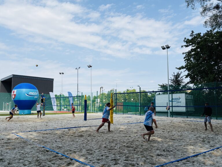 Siatkówka Plażowa w Parku Wodnym Dolinka