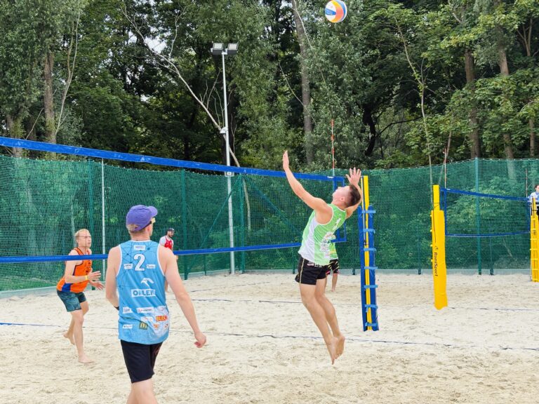 Siatkówka Plażowa w Parku Wodnym Dolinka