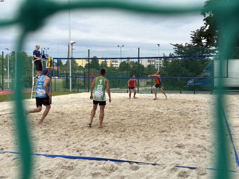 Siatkówka Plażowa w Parku Wodnym Dolinka