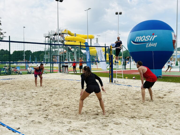 Siatkówka Plażowa w Parku Wodnym Dolinka
