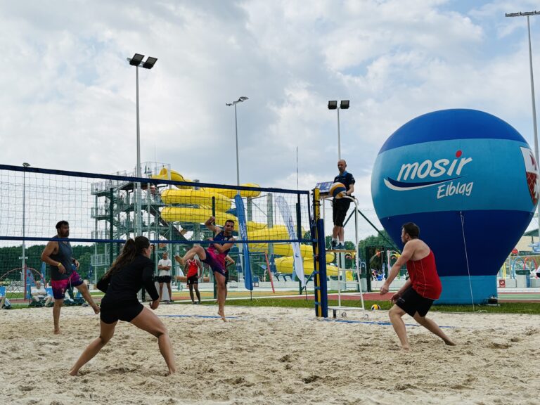 Siatkówka Plażowa w Parku Wodnym Dolinka