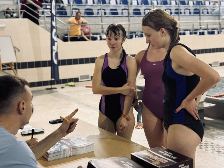 VII Pływacka Sztafeta Niepodległości