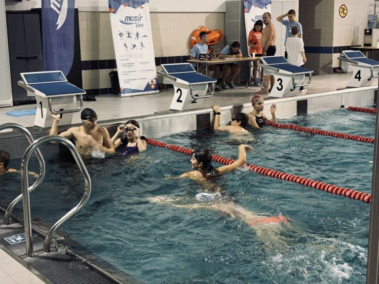 VII Pływacka Sztafeta Niepodległości