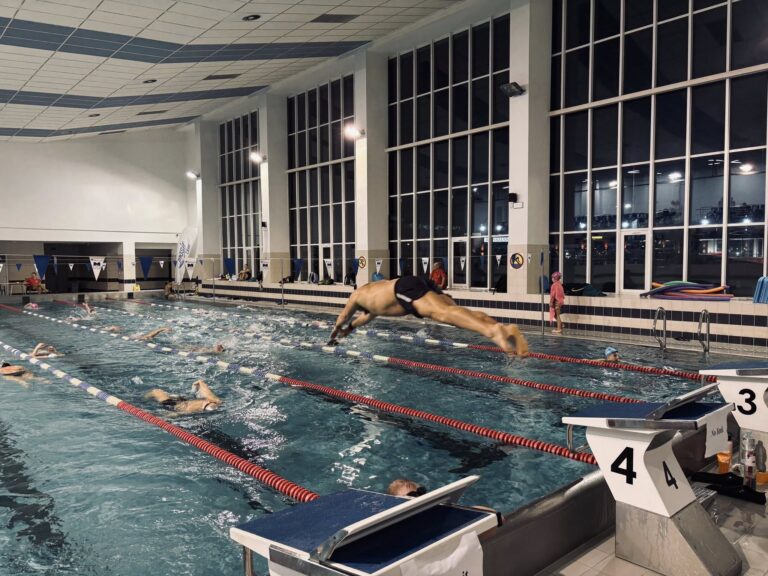 VII Pływacka Sztafeta Niepodległości