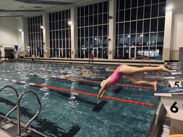 VII Pływacka Sztafeta Niepodległości