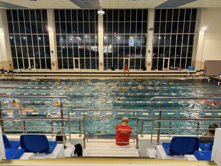 VII Pływacka Sztafeta Niepodległości