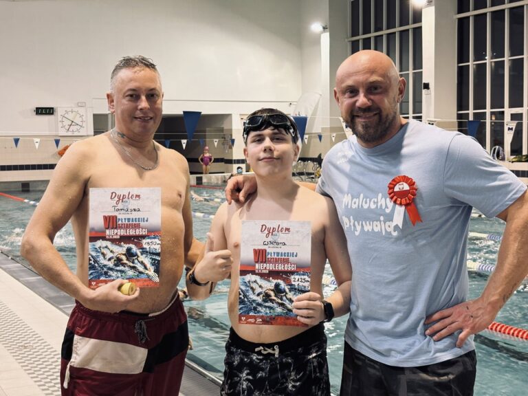 VII Pływacka Sztafeta Niepodległości