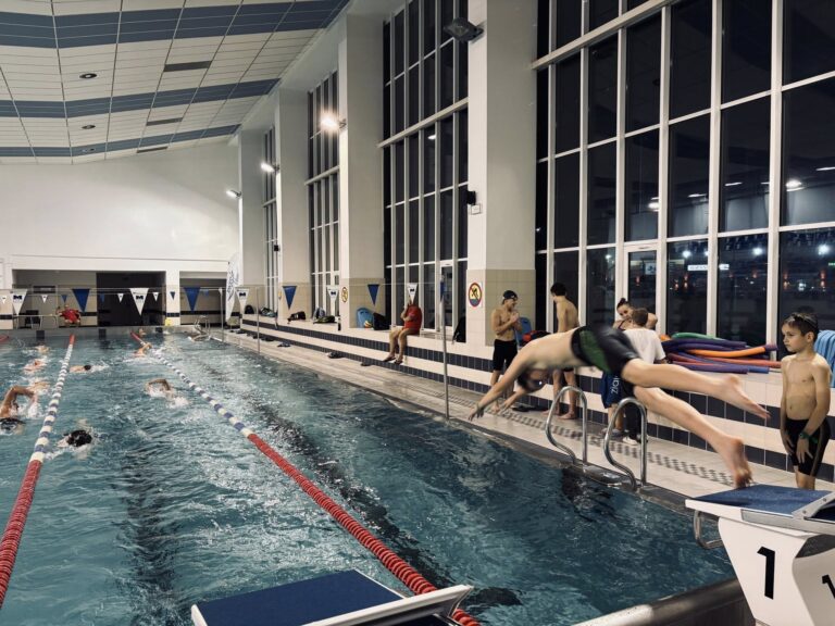 VII Pływacka Sztafeta Niepodległości