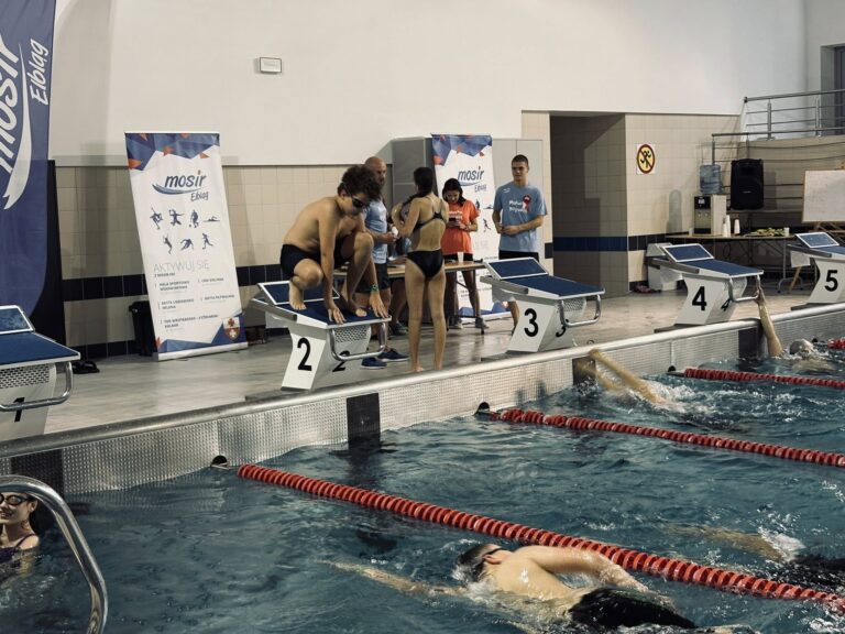 VII Pływacka Sztafeta Niepodległości