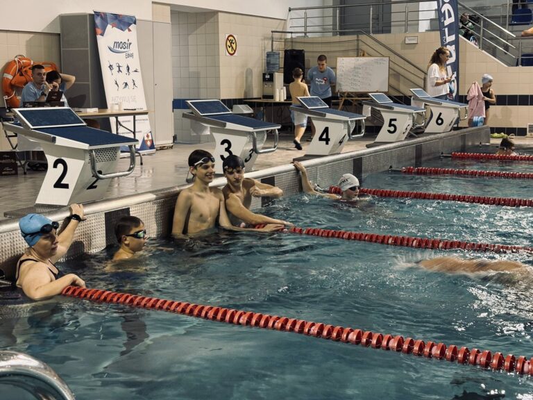 VII Pływacka Sztafeta Niepodległości