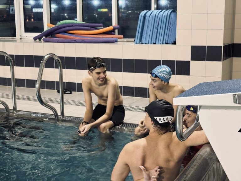 VII Pływacka Sztafeta Niepodległości